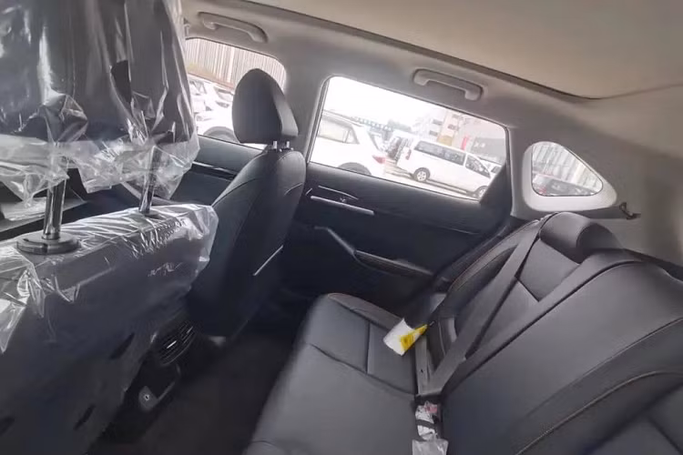 Đầu tiên là máy xăng 4 xi-lanh, hút khí tự nhiên, dung tích 2.0L, tạo ra công suất tối đa 149 mã lực và mô-men xoắn cực đại 179 Nm. Động cơ này đi với hộp số biến thiên vô cấp CVT và hệ dẫn động cầu trước.