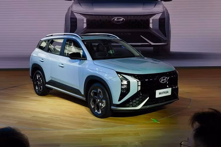 Đúng như thông tin từ trước đó, hãng Hyundai đã chọn triển lãm Ô tô Thượng Hải 2023 diễn ra tại Trung Quốc để giới thiệu mẫu xe mới mang tên Mufasa. Hyundai Mufasa 2024 mới là mẫu xe được phát triển dựa trên cơ sở gầm bệ i-GMP của liên doanh Beijing Hyundai tại Trung Quốc đồng thời thay thế đàn anh ix35.