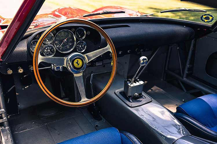 Tuy nhiên, nếu tính cả những thương vụ sang tay hoặc đấu giá không công khai thì đây vẫn chưa phải là chiếc Ferrari đắt nhất từng được rao bán. Vào 2018, một chiếc Ferrari 250 GTO đời 1963 được trao tay chủ mới ở mức giá 70 triệu USD (khoảng 1.705 tỷ đồng).