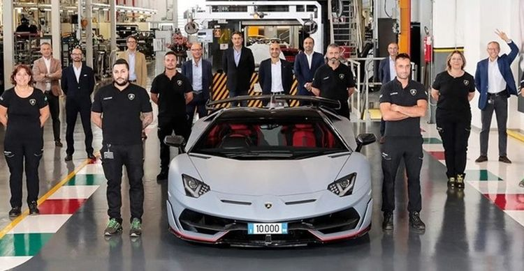 Lamborghini la noi “viec nhe luong cao”, cong nhan lam viec 4 ngay/tuan