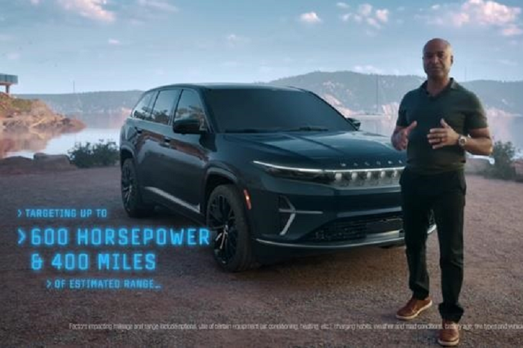 Mẫu xe này đã được giới thiệu tới các đại lý trong một buổi họp diễn ra và đầu năm nay và Josh Towbin - một trong những giám đốc có mặt tại sự kiện này cho biết, "Wagoneer S là một chiếc SUV tuyệt vời, cả về ngoại hình lẫn khả năng vận hành".