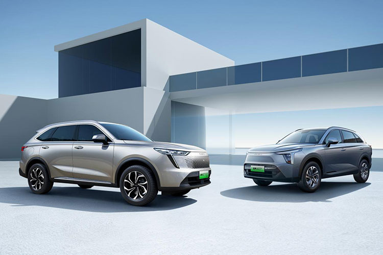 Chiếc xe Haval B07 mới sẽ được cung cấp sức mạnh từ hệ thống plug-in hybrid bao gồm động cơ hút khí tự nhiên 1,5 lít hoặc động cơ tăng áp 1,5 lít đi cùng một động cơ điện, công suất tối đa dự kiến lần lượt là 114 mã lực và 152 mã lực.