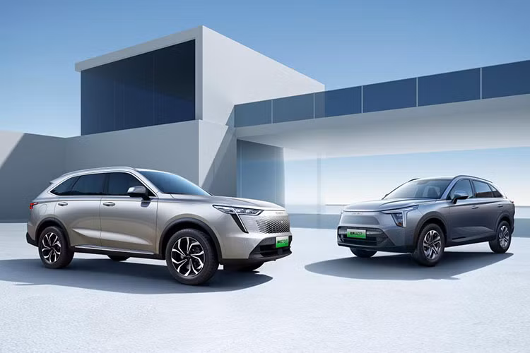 Chiếc xe Haval B07 mới sẽ được cung cấp sức mạnh từ hệ thống plug-in hybrid bao gồm động cơ hút khí tự nhiên 1,5 lít hoặc động cơ tăng áp 1,5 lít đi cùng một động cơ điện, công suất tối đa dự kiến lần lượt là 114 mã lực và 152 mã lực.