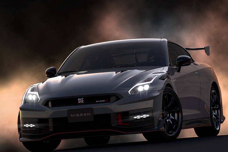 Ngay sau lần ra mắt đợt này tại quê hương Nhật Bản, các mẫu xe GT-R 2024 đời mới cũng sẽ nhanh chóng được đưa tới thị trường lớn tiếp theo là Mỹ, muộn nhất trước khi mùa xuân kết thúc. Những bản NISMO sẽ đến với khách hàng Mỹ muộn hơn vào mùa hè năm nay. Mức giá xe Nissan GT-R 2024 đặc biệt chưa được công bố.