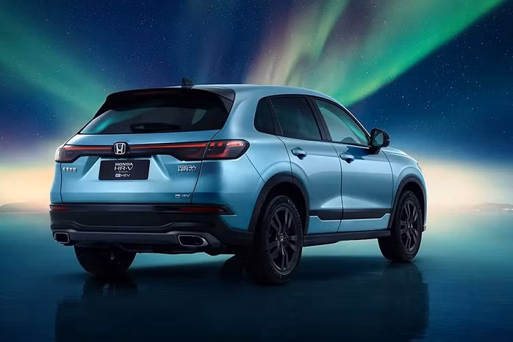 Trên thực tế, liên doanh GAC Honda cũng đang bán một mẫu xe có tên HR-V nhưng với thiết kế hoàn toàn khác biệt. HR-V của liên doanh GAC Honda chính là xe đang bán tại thị trường Việt Nam. Trong khi đó, HR-V của liên doanh Dongfeng Honda lại được phát triển từ ZR-V nên sẽ có kích thước lớn hơn.