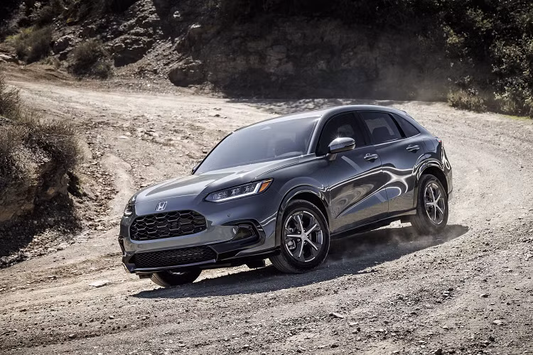 Lượng xăng tiêu thụ trung bình của Dongfeng Honda HR-V e:HEV 2023 dao động từ 5,13 - 5,26 lít/100 km, tùy phiên bản.