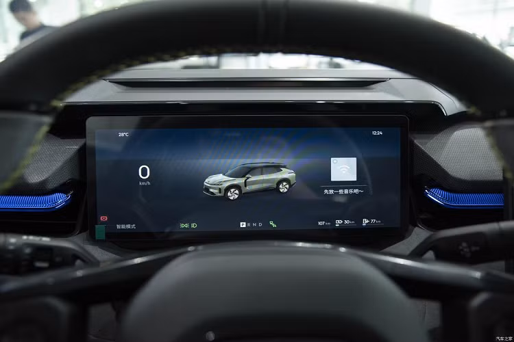 Phiên bản dẫn động cầu trước có công suất hệ thống toàn diện là 280 kw và mô-men xoắn cực đại của hệ thống là 615 N·m. Phạm vi di chuyển thuần điện CLTC lần lượt là 120 km và 245 km. Mức tiêu thụ nhiên liệu là 6 lít/100 km.