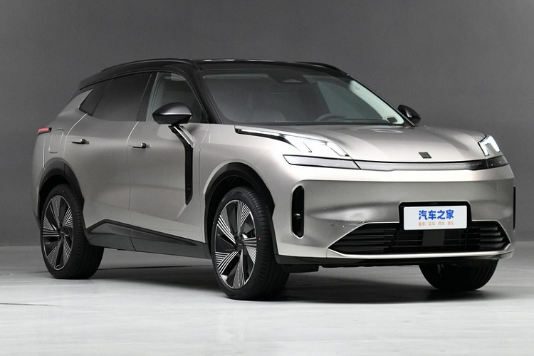 Được biết, mẫu SUV điện Lynk &amp; Co 08 có tổng cộng 5 mẫu xe mới ra mắt, với giá thấp nhất chỉ 208.800 nhân dân tệ (tương đương 671 triệu đồng), giảm 10.000 nhân dân tệ (khoảng 32 triệu đồng) so với giá công bố trước đó, trong khi bản cao nhất, có giá tăng 32 triệu đồng, được bán với giá từ 288.000 nhân dân tệ (tương đương 927 triệu đồng).