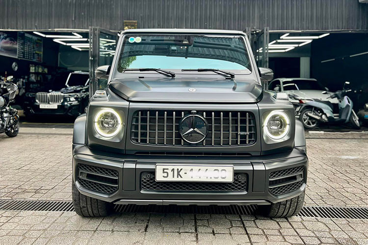 Số lượng xe SUV hạng sang Mercedes-AMG G63 tại Việt Nam đã trên 250 chiếc với nhiều phiên bản khác nhau, từ độ chính hãng đến các hãng độ bên ngoài, đến 1 số bản đặc biệt, tất cả đều được đại gia Việt ủng hộ khá mạnh mẽ.