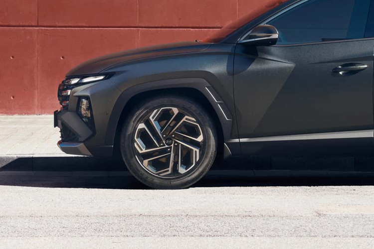 Tuy nhiên, trên đây chưa phải là những nâng cấp mới nhất của Hyundai Tucson 2025. Trước đó Tucson 2024 đã ra mắt tại Mỹ và các nâng cấp cải tiến này sẽ xuất hiện trên bản 2025.