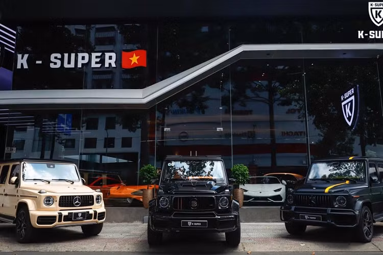Đầu tháng 2 năm ngoái, showroom K-Supper (đến ngày 8/6/2023 đổi tên thành K-Super), do ông Phan Công Khanh quê tỉnh Bến Tre điều hành đã chia sẻ về việc, chiếc SUV hạng sang Brabus 800 Widestar mà đơn vị mình nhập về nước cách đó không lâu đã tìm thấy người mua. 2 ngày sau đó, hình ảnh chiếc xe Brabus 800 Widestar xuất hiện tại Phú Quốc, tỉnh Kiên Giang đã nhận được sự quan tâm của giới mê xe.