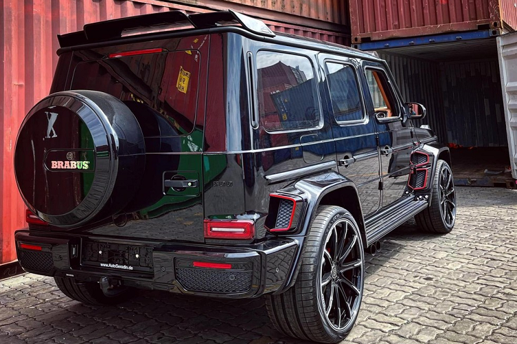 Trong tháng 6/2022, hình ảnh chiếc xe Brabus 800 Widestar xuất hiện tại Phú Quốc, tỉnh Kiên Giang và sau đó ra biển số trắng đã nhận được sự quan tâm của giới mê xe trong nước.