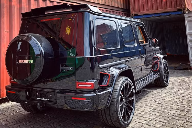 Trong tháng 6/2022, hình ảnh chiếc xe Brabus 800 Widestar xuất hiện tại Phú Quốc, tỉnh Kiên Giang và sau đó ra biển số trắng đã nhận được sự quan tâm của giới mê xe trong nước.