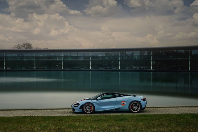 Trả lời Automotive News, Chủ tịch của McLaren tại Châu Mỹ - ông Nicolas Brown xác nhận, khách hàng đã đặt cọc cho mẫu siêu xe thay thế McLaren 720S, mặc dù chiếc xe vẫn chưa được trưng bày hoặc công bố chính thức vào thời điểm này.