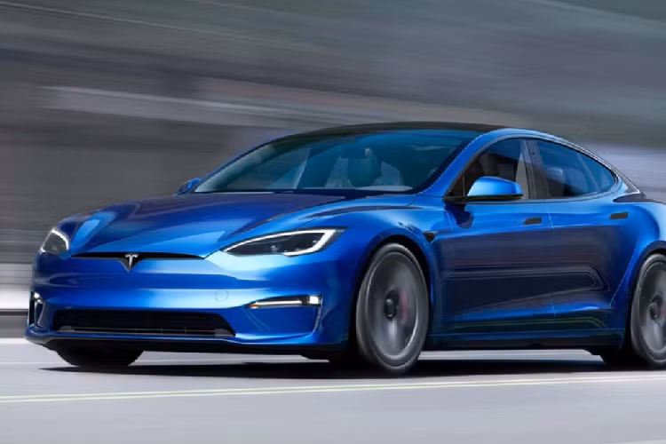  7. Tesla Model S Chi phí hàng năm: 267 USD (khoảng 6,3 triệu đồng) vào năm thứ nhất, 708 USD (16,7 triệu đồng) vào năm thứ 10. Chi phí 10 năm: 4.566 USD (107 triệu đồng). Khả năng cần sửa chữa lớn: 8,6%. Nhờ phạm vi hoạt động gần 643 km và khả năng tiếp cận mạng lưới các trạm sạc gần như toàn quốc, Tesla Model S có thể đi đến bất cứ nơi nào mà các đối thủ động cơ ICE của nó có thể với chi phí thấp hơn.