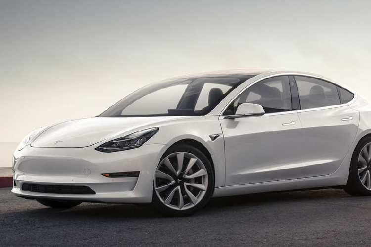  1.Tesla Model 3 Chi phí hàng năm: 169 USD (khoảng 3,7 triệu đồng) vào năm thứ nhất, 610 USD (14,4 triệu đồng) vào năm thứ 10. Chi phí 10 năm: 3.587 USD (84 triệu đồng). Khả năng cần sửa chữa lớn: 8,6%. Nhỏ hơn Model S, Tesla Model 3 có chi phí bảo dưỡng và sửa chữa dự kiến thấp nhất so với bất kỳ chiếc xe nào trên thị trường hiện nay. 