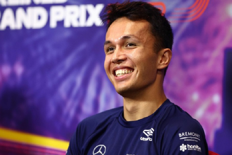 Trong khi đó, đứng thứ 10 là tay đua Alex Albon chỉ nhận được nhận mức lương 3 triệu USD/năm (70 tỷ đồng).