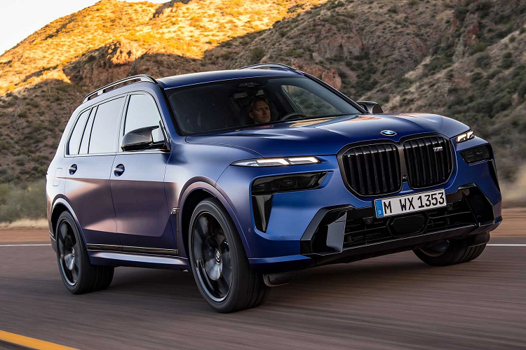 BMW X7 2023 về Việt Nam nhiều khả năng sẽ dùng động cơ xăng 6 xi-lanh thẳng hàng, dung tích 3.0L, sản sinh công suất tối đa 375 mã lực và mô-men xoắn cực đại 519 Nm. Nếu có sự hỗ trợ của công nghệ mild hybrid 48V, động cơ này có thể đạt mô-men xoắn cực đại 540 Nm.