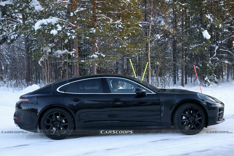 Hiện thông tin về động cơ của Porsche Panamera 2024 vẫn chưa được công bố. Trong khi đó, phiên bản hiện đang bán trên thị trường có nhiều loại động cơ như máy xăng V6, tăng áp kép, dung tích 2.9L với công suất tối đa 325 mã lực dành cho bản tiêu chuẩn.