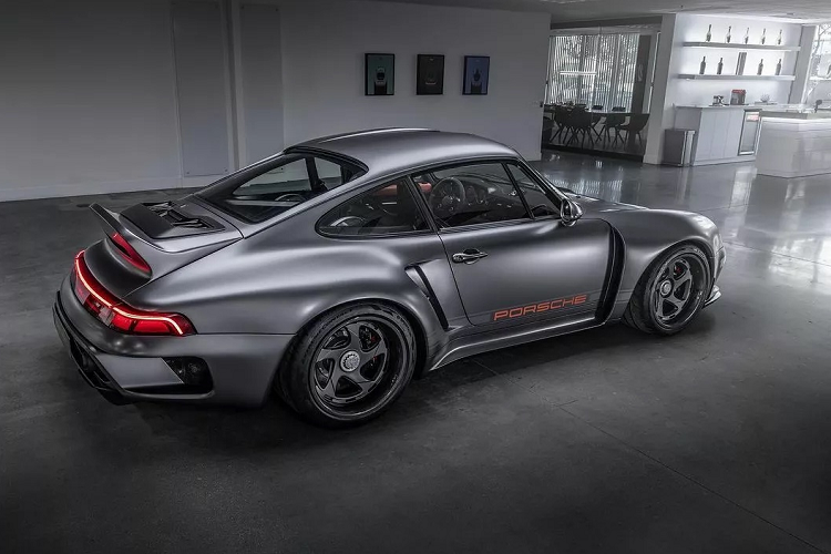 Dự án mới có tên gọi "Touring Turbo Edition Coupe", được phục hồi dựa trên mẫu 993 vô cùng ý nghĩa với dòng xe Porsche 911 huyền thoại. Chiếc xe được nâng cấp và sửa đổi khá nhiều những chi tiết tạo nên đặc trưng của Gunther Werks.