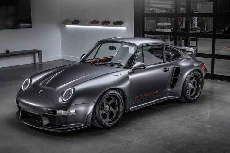 Gunther Werks - chuyên gia chuyên phục hồi các mẫu Porsche 911 cổ điển có trụ sở ở California đã tiết lộ mẫu xe mới nhất tại The Quail, A Motorsports Gathering được tổ chức vào cuối tuần, đó chính là mẫu Porsche 911 Touring Turbo đặc biệt.