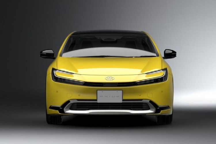 Ngoài ra, người dùng được mua còn bị chọn ngẫu nhiên thời điểm bàn giao dao động trong khoảng từ đầu năm 2023 tới 2024. Toyota Prius thế hệ mới sở hữu ngoại hình hiện đại khác hẳn bản cũ, kết hợp với nhiều công nghệ hiện đại, do đó, mẫu xe này được nhiều người dùng săn đón.