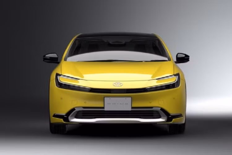 Ngoài ra, người dùng được mua còn bị chọn ngẫu nhiên thời điểm bàn giao dao động trong khoảng từ đầu năm 2023 tới 2024. Toyota Prius thế hệ mới sở hữu ngoại hình hiện đại khác hẳn bản cũ, kết hợp với nhiều công nghệ hiện đại, do đó, mẫu xe này được nhiều người dùng săn đón.