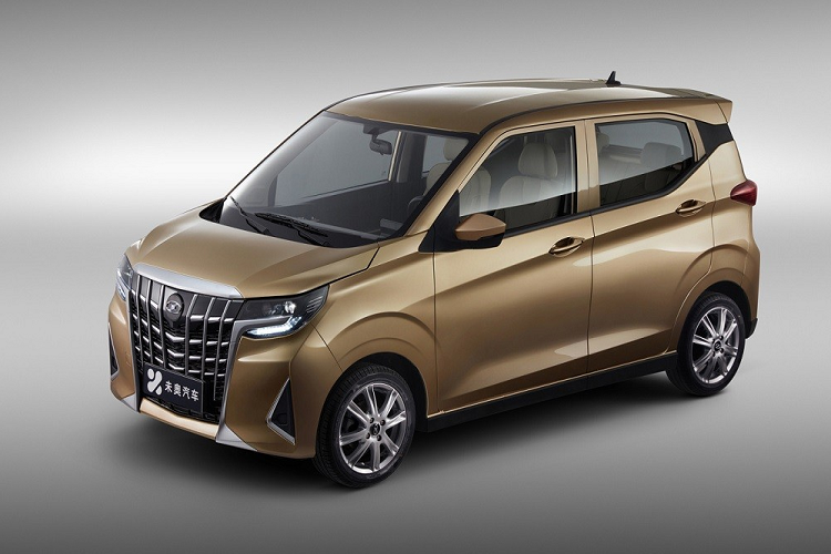 Lần này, hãng Honri đã tung ra hình ảnh chụp nội thất của Boma. Theo đó, mẫu xe Trung Quốc này được áp dụng phong cách thiết kế khá phổ biến hiện nay với màn hình đặt nổi trên mặt táp-lô, kết hợp giữa bảng đồng hồ kỹ thuật số và màn hình cảm ứng trung tâm. Bên dưới màn hình còn có dãy nút bấm cơ học để chỉnh điều hòa.