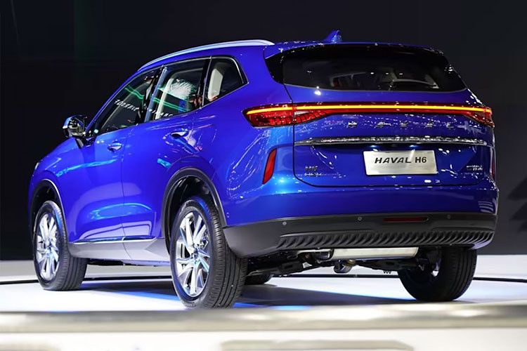 Phiên bản plug-in hybrid này của Haval H6 dùng động cơ xăng 4 xi-lanh, tăng áp, dung tích 1.5L, sản sinh công suất tối đa 167 mã lực và mô-men xoắn cực đại 285 Nm. Động cơ kết hợp với mô-tơ điện, cho tổng công suất 326 mã lực và mô-men xoắn cực đại 530 Nm.