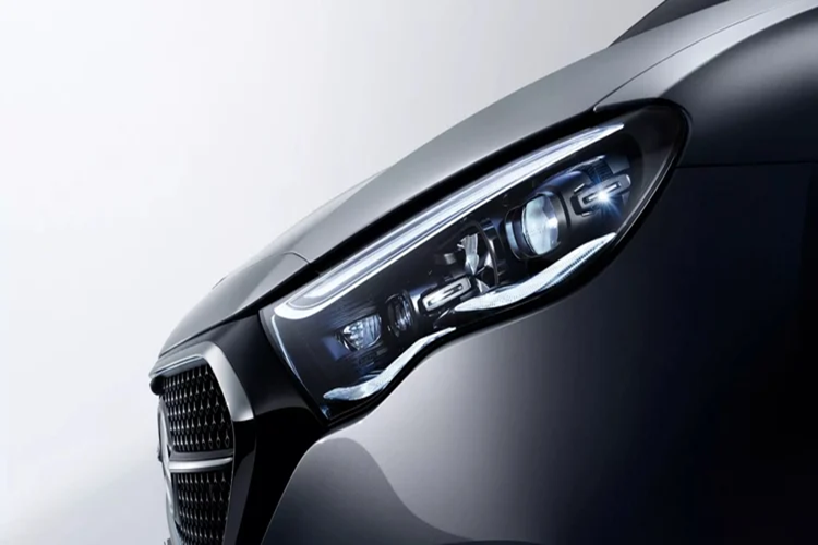 Mẫu xe này cũng sẽ ra mắt tại Ấn Độ vào giữa năm 2024 dựa theo báo cáo của Autocar India. Với lần ra mắt tại Trung Quốc, E-Class L 2024 trở thành biến thể thứ tư của dòng sedan hạng E này, sau khi trình làng các biến thể Sedan, Estate và All-Terrain wagon trước đây.