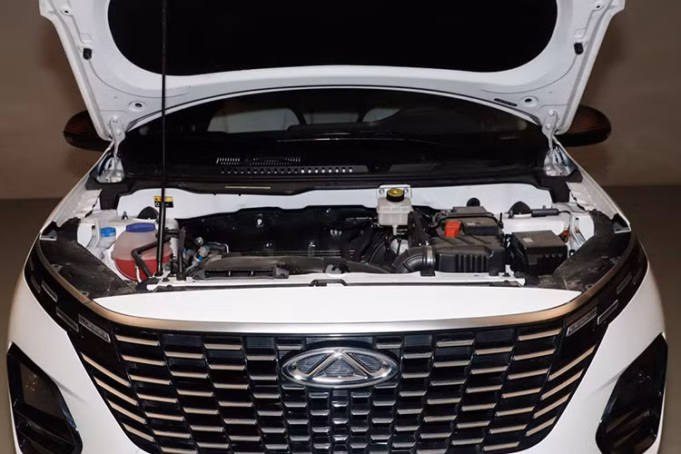 Đây là động cơ xăng 4 xi-lanh, hút khí tự nhiên, dung tích 1.5L, sản sinh công suất tối đa 114 mã lực và mô-men xoắn cực đại 143 Nm. Động cơ này đồng hành cùng hộp số sàn hoặc hộp số biến thiên vô cấp CVT giả lập 9 cấp số.