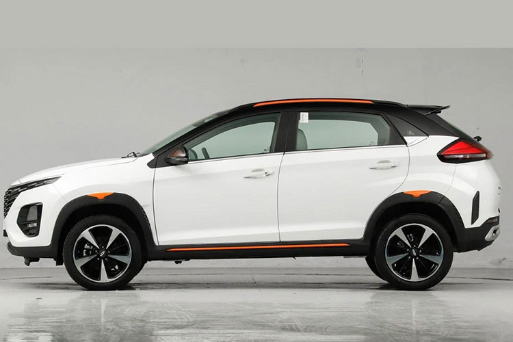 Chery Tiggo 3x 2023 mới ra mắt tại Trung Quốc. mẫu xe SUV OMODA 3 mới trên thực tế là phiên bản dành cho thị trường quốc tế của mẫu xe Chery Tiggo 3x vừa ra mắt phiên bản mới ở Trung Quốc vào hôm 19/5/2023 vừa qua. Hình ảnh chụp nội thất cho thấy chiếc OMODA 3 này dành cho thị trường Trung Đông.