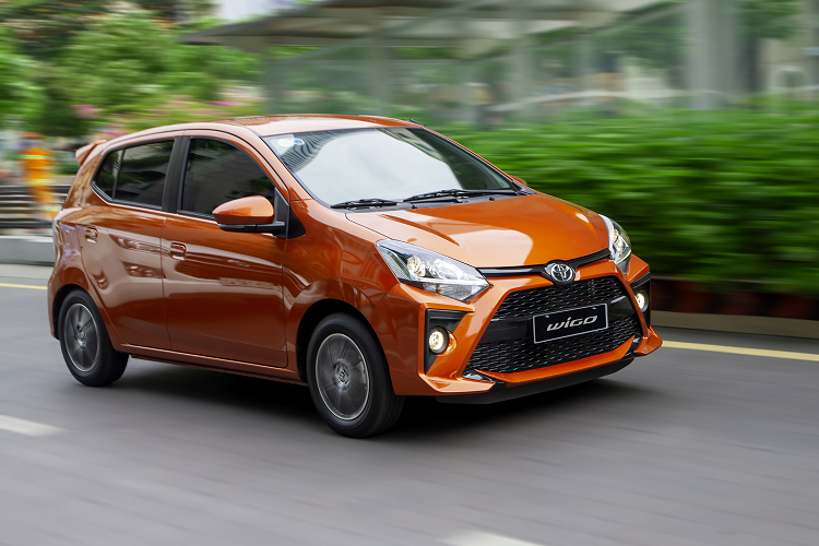 Nhưng thiết kế đơn giản, trang bị nghèo nàn và giá bán khá đắt so với các dòng xe cùng hạng, Wigo dần bị người tiêu dùng quay lưng.