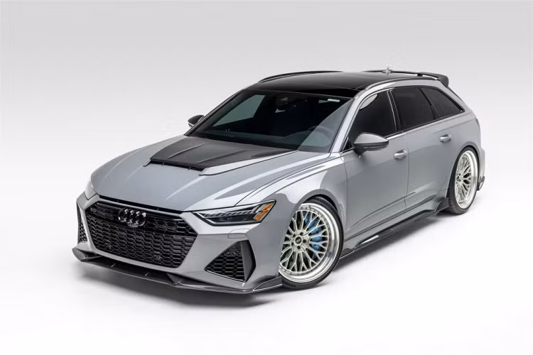 Peter Northrop, giám đốc điều hành của 1016 Industries cho biết: "1016 Industries vô cùng vui mừng được giới thiệu RS6 sợi carbon tùy chỉnh mới của chúng tôi, gói độ này mang đến vẻ ngoài sắc nét, hoàn toàn độc đáo cho những gì chúng tôi coi là chiếc xe hiệu suất cao tốt nhất trên thế giới.