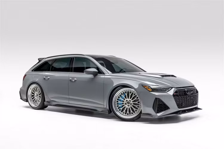 1016 Industries RS6 là cơ hội để chúng tôi giới thiệu một thứ gì đó hoàn toàn mới mẻ cho nhóm người đam mê thương hiệu Audi. Cá nhân tôi, sự nghiệp thiết kế ô tô của tôi bắt đầu từ việc hợp tác với Audi và Volkswagen, vì vậy dự án RS6 giống như một cơ hội cho tôi trở về nhà theo nhiều cách.”