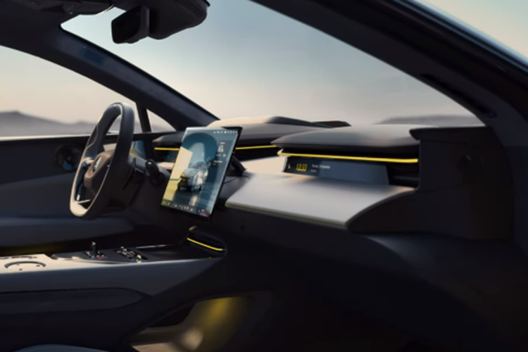 Đánh giá từ các tùy chọn đã công bố, Emeya có thể được trang bị mui bằng sợi carbon, vỏ radar bằng sợi carbon và đĩa phanh gốm carbon để nâng cao hơn nữa cảm giác thể thao cho xe. Đồng thời, xe được trang bị gương chiếu hậu điện tử.