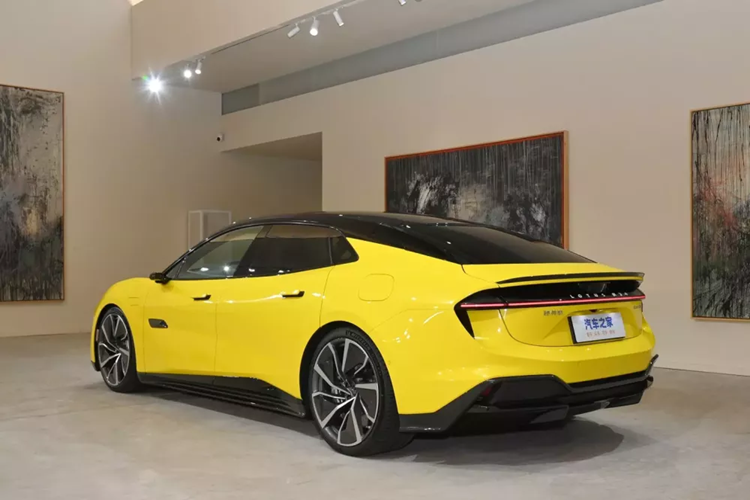 Hiện Lotus cũng đã lên kế hoạch cho việc khai trương đại lý ở Việt Nam, vì thế, việc ra mắt dòng xe Lotus Emeya về Việt Nam cũng không phải là chuyện lạ.