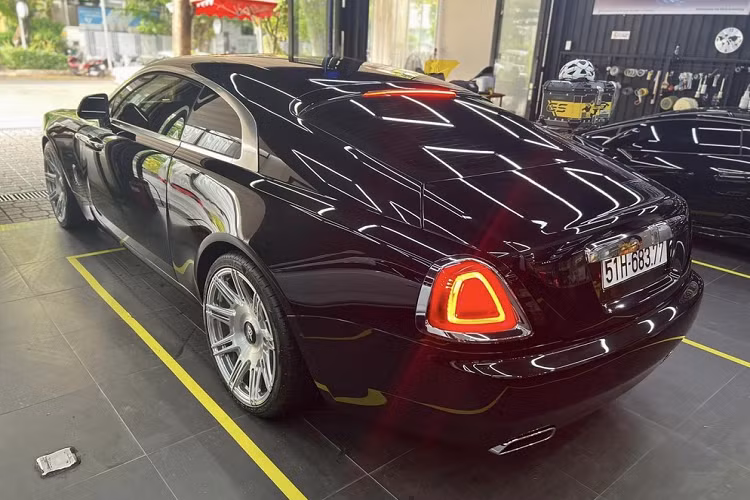 Bên cạnh đó là Bentley Continental GT V8 2022, Mercedes-AMG G63, Mercedes-Benz S450L Luxury 2022, Audi A8L 2022 và Porsche 911 GT3 992 đang đồng hành cùng Cường Đô la trong hành trình lái xe qua 4 nước Asean.