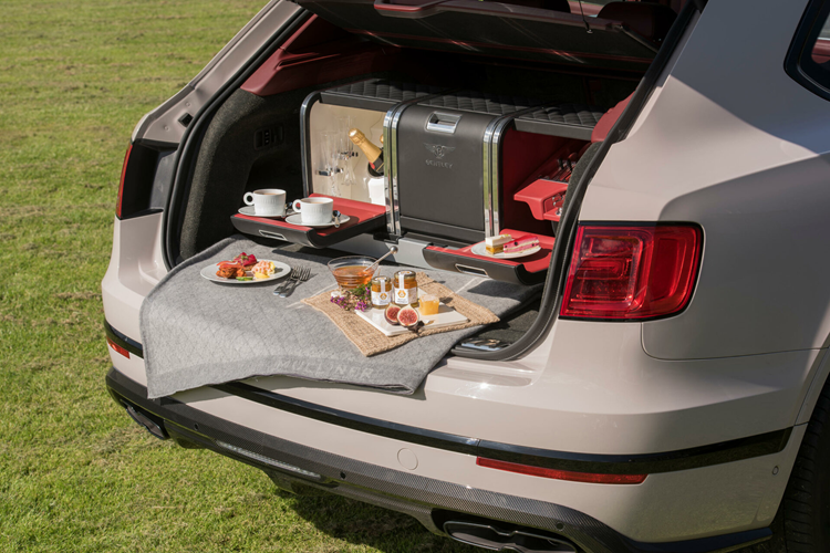 Được biết hiện nay cơ sở Bentley đã trải qua 5 mùa thu hoạch mật ong và đạt tới 1.500 hũ, mỗi hũ 160 gram. Trong đó 500 hũ là bản đặc biệt “Bentley Honey Black Edition”, còn lại 1.000 hũ mật ong nhãn Bentley Honey tiêu chuẩn.