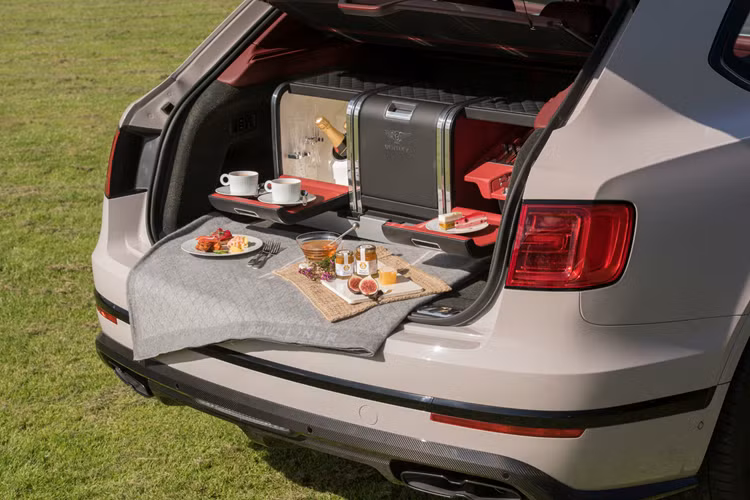 Được biết hiện nay cơ sở Bentley đã trải qua 5 mùa thu hoạch mật ong và đạt tới 1.500 hũ, mỗi hũ 160 gram. Trong đó 500 hũ là bản đặc biệt “Bentley Honey Black Edition”, còn lại 1.000 hũ mật ong nhãn Bentley Honey tiêu chuẩn.