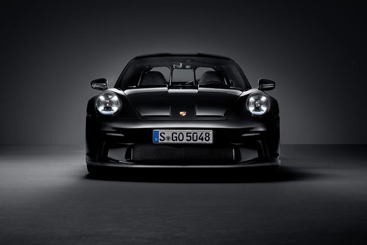 Porsche 911 S/T 2024 sẽ ra mắt công chúng tại Rennsport Reunion 7, từ ngày 28/9 đến ngày 1/10. Thời gian dự kiến giao xe vào Quý I/2024.