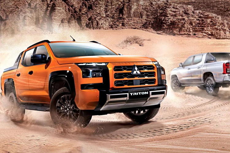 "Trái tim" của mẫu xe bán tải này là động cơ diesel 4 xi-lanh, tăng áp, dung tích 2.4L hoàn toàn mới, tạo ra công suất tối đa 204 mã lực và mô-men xoắn cực đại 470 Nm, mạnh hơn các phiên bản thấp. Động cơ kết hợp với hộp số tự động 6 cấp, hệ dẫn động 1 cầu hoặc 2 cầu Super Select Full-time 4WD II. Trong đó, hệ dẫn động 2 cầu có 4 chế độ là 2H, 4H, 4HLC và 4LLC.