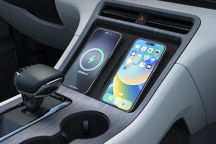 Trong vài năm trở lại đây, xu hướng mua xe để phục vụ các chuyến dã ngoại hoặc hoạt động ngoài trời đã trở nên thịnh hành tại Trung Quốc. Đó là lý do vì sao các hãng liên tục tung ra các mẫu SUV theo phong cách việt dã và BAIC cũng không phải là ngoại lệ.