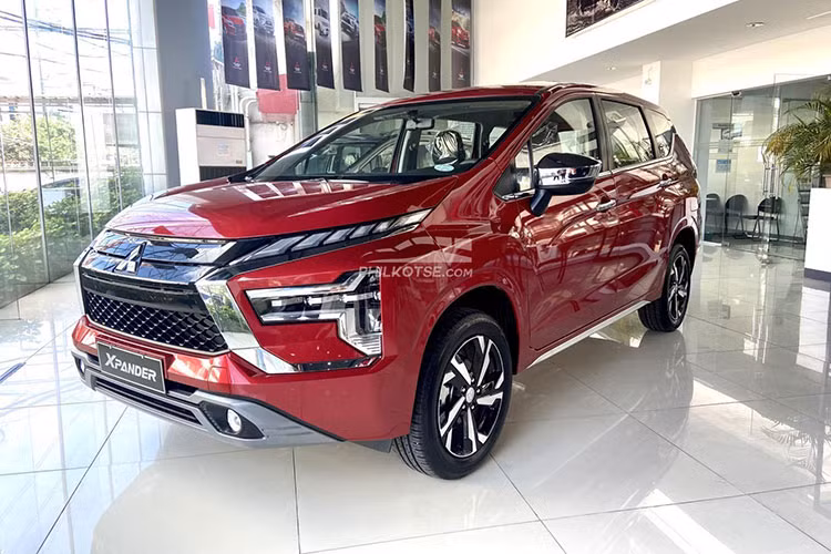  Mitsubishi Xpander: 1.701 xe Doanh số giảm gần 1000 xe so với tháng trước đã khiến Mitsubishi Xpander tụt xuống vị trí thứ hai trong bảng xếp hạng 10 xe bán chạy nhất tháng. Cụ thể, trong tháng 8 vừa qua, mẫu MPV đến từ Nhật Bản này có doanh số đạt 1.701 xe giảm 885 xe so với tháng 7). Lũy kế 8 tháng năm 2023, mẫu xe này có doanh số đạt 12.269 xe. Đây vẫn là mẫu xe bán chạy nhất Việt Nam ở thời điểm hiện tại.