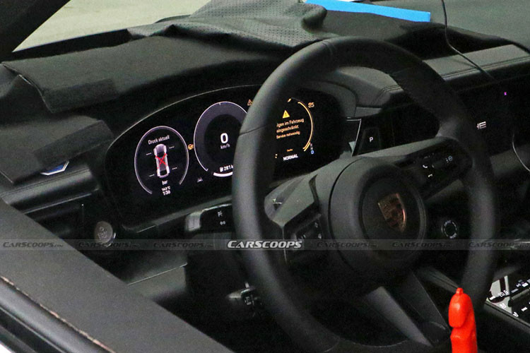 Con số trên Porsche Macan EV 2024 dù không lý tưởng, nhưng có thể coi là bình thường đối với một mẫu xe điện giá rẻ có cụm pin nhỏ. Tuy nhiên, thông tin công bố trước đó cho biết xe được trang bị hệ thống pin có dung lượng khá lớn, lên tới 100kWh.