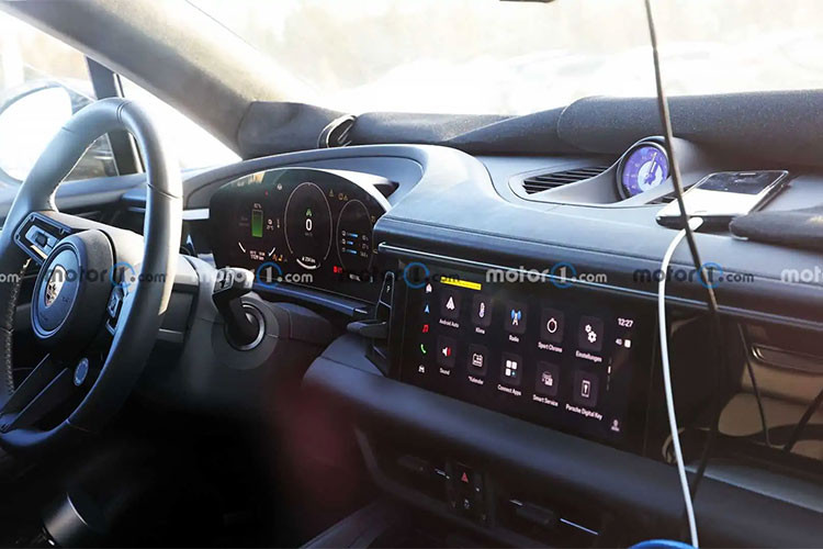 Theo Carscoops, thông số trong ảnh không thực sự khớp với thông tin rò rỉ từ nội bộ Porsche cho biết Macan EV có quãng đường di chuyển hơn 480km với một cụm pin đầy. Tuy nhiên, cần phải cân nhắc đến yếu tố môi trường sẽ tác động khá nhiều đến khả năng của xe điện.