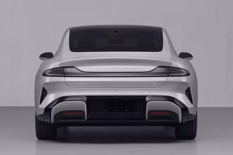 Đến nay, thông qua ứng dụng Tianyancha cho biêt rằng, Công ty TNHH Công nghệ Xiaomi đã nộp đơn đăng ký nhãn hiệu "Xiaomi SU7" và trạng thái nhãn hiệu hiện tại đang chờ xem xét nội dung. Chưa hết, Xiaomi Auto cũng đã tiết lộ về sự xuất hiện của chiếc xe điện ôtô đầu tiên của Xiaomi mang tên gọi SU7.