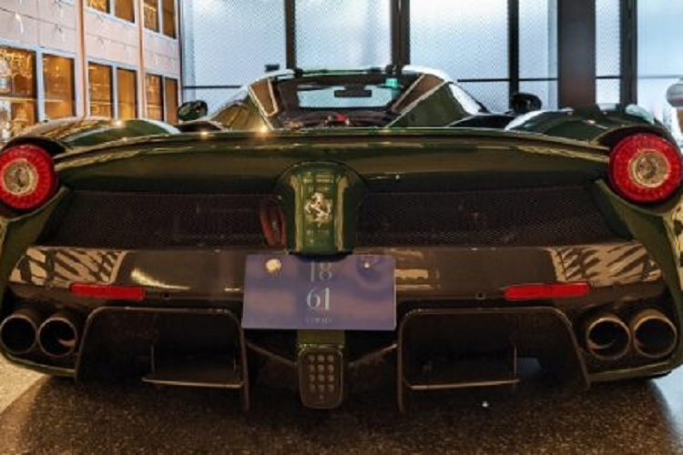 Hãng xe đến từ Italy chỉ sản xuất giới hạn 500 chiếc phiên bản coupe và 210 chiếc phiên bản mui trần Aperta. Tất cả đều được bán hết trước khi Ferrari giới thiệu đến công chúng.