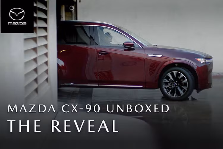 Chỉ sau 1 tuần ra mắt, Mazda CX-90 2024 mới chính thức công bố giá bán cũng như mức tiêu hao nhiên liệu ước tính. Mức giá chi tiết từng phiên bản như sau: CX-90 3.3 Turbo Select- 39,595 USD (934 triệu đồng); CX-90 3.3 Turbo Preferred - 43,445 USD (1,02 tỷ đồng).