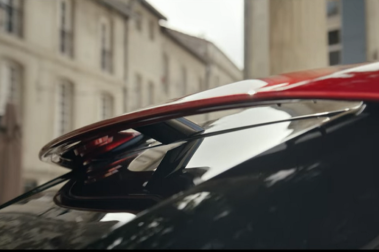 Sức mạnh của siêu xe gầm cao Ferrari Purosangue đến từ khối động cơ V12, dung tích 6.5 lít, hút khí tự nhiên, trái tim rất quen thuộc với các đại gia Việt từng sở hữu F12 hay 812, 1 trong những cổ máy V12 ấn tượng nhất thế giới, sẽ tạo ra công suất tối đa lên đến 715 mã lực và mô-men xoắn cực đại 715 Nm.